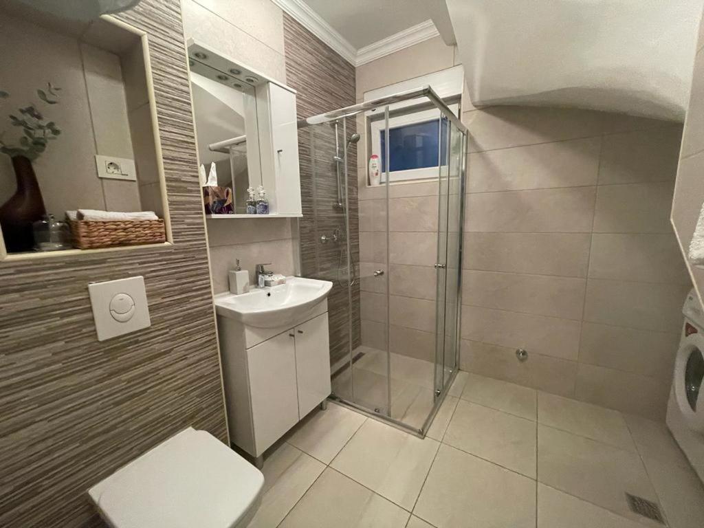 Villa Tamara With Garden And River View - Free Private Parking - Garage Mostar Exteriör bild