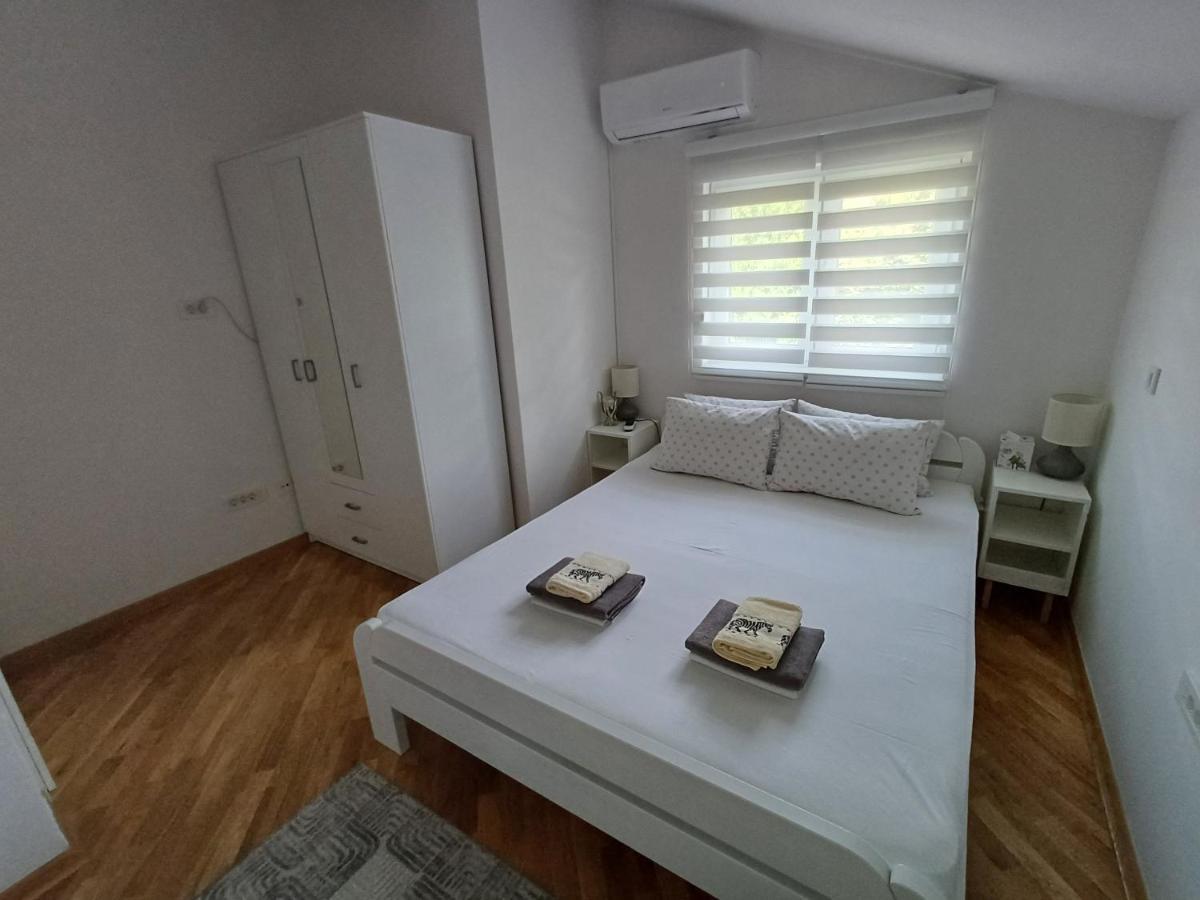 Villa Tamara With Garden And River View - Free Private Parking - Garage Mostar Exteriör bild