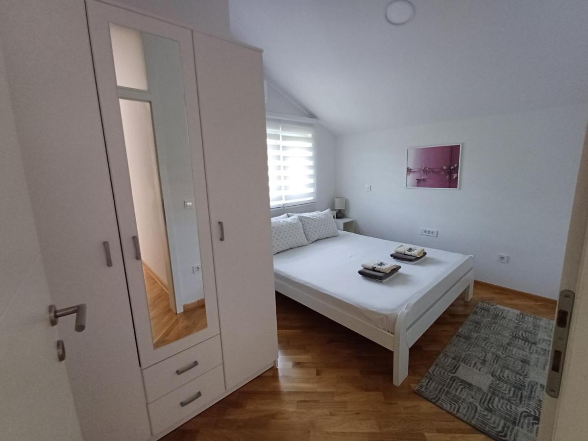 Villa Tamara With Garden And River View - Free Private Parking - Garage Mostar Exteriör bild