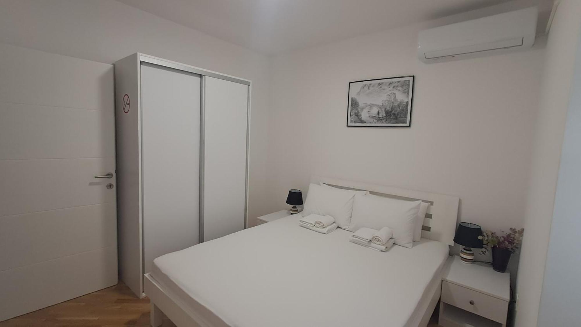 Villa Tamara With Garden And River View - Free Private Parking - Garage Mostar Rum bild